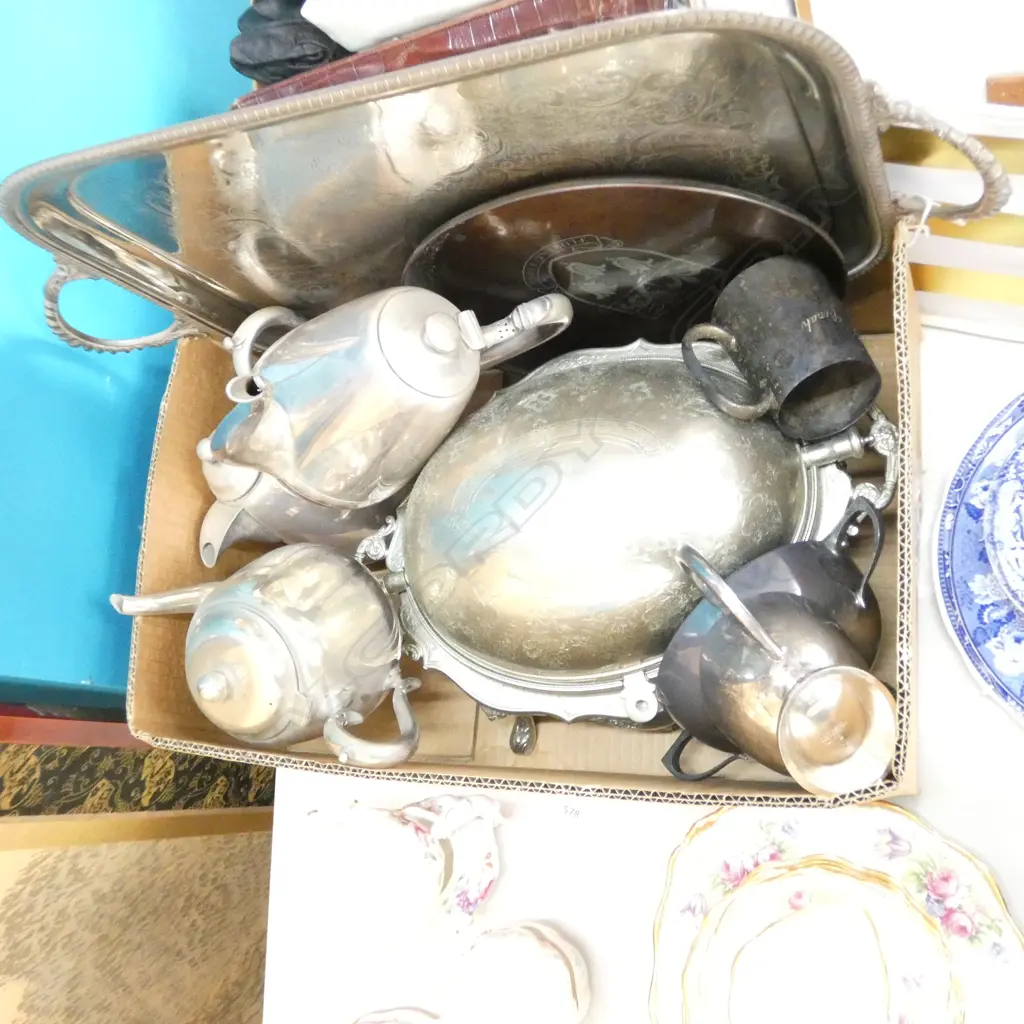 BOX LOT EPNS INCL. LARGE TRAY Image 1++