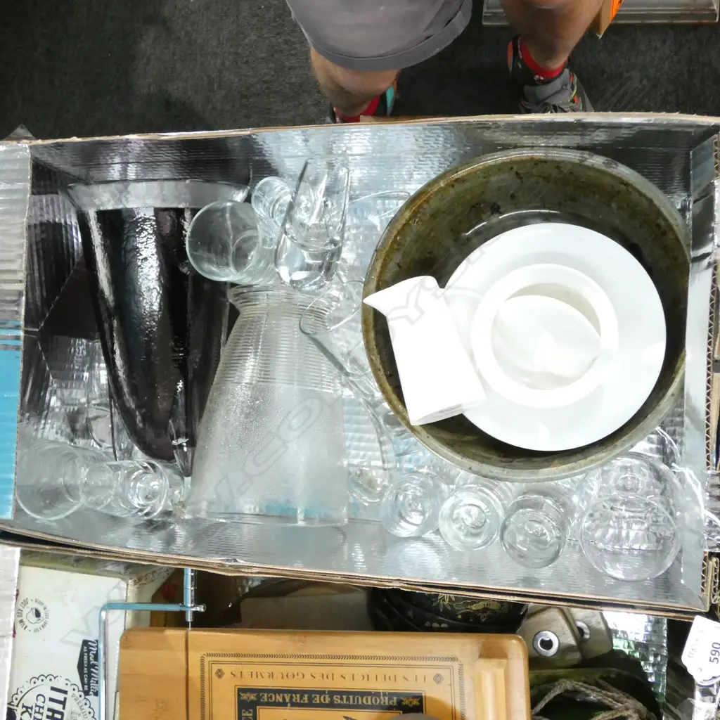 BOX MISC GLASS, POTTERY & CHINA  Image 1++