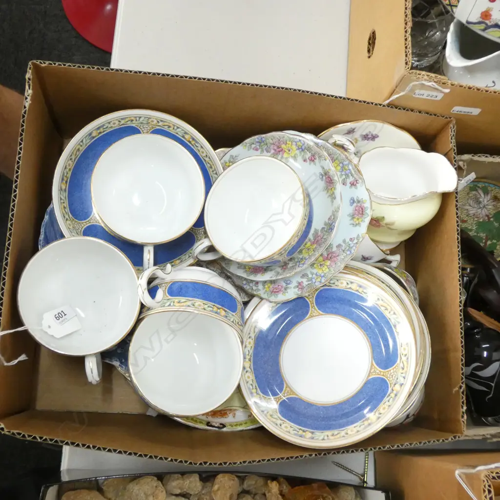 BOX ASSORTED ENGLISH CHINA  Image 1++