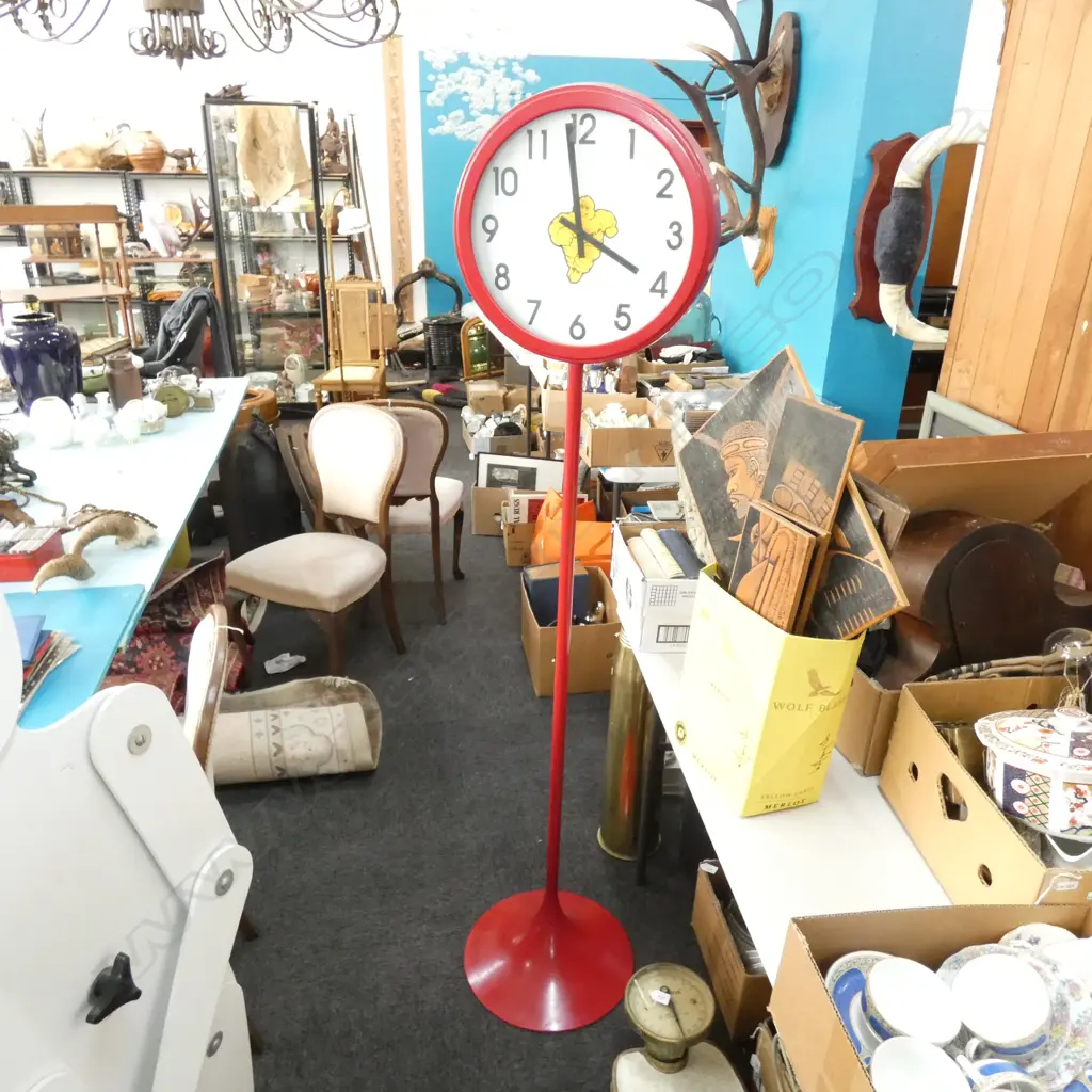 MICHELIN MAN FLOOR CLOCK H1750MM Image 1++
