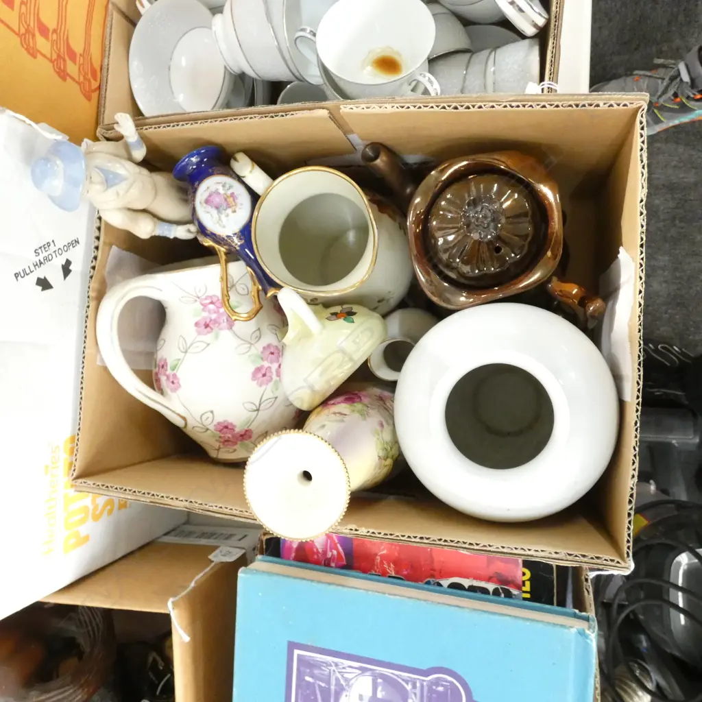 BOX LOT ASST. CERAMICS Image 1++