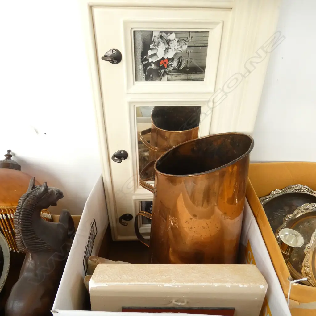BOX LOT LARGE PHOTOFRAME, COPPER ETC Image 1++