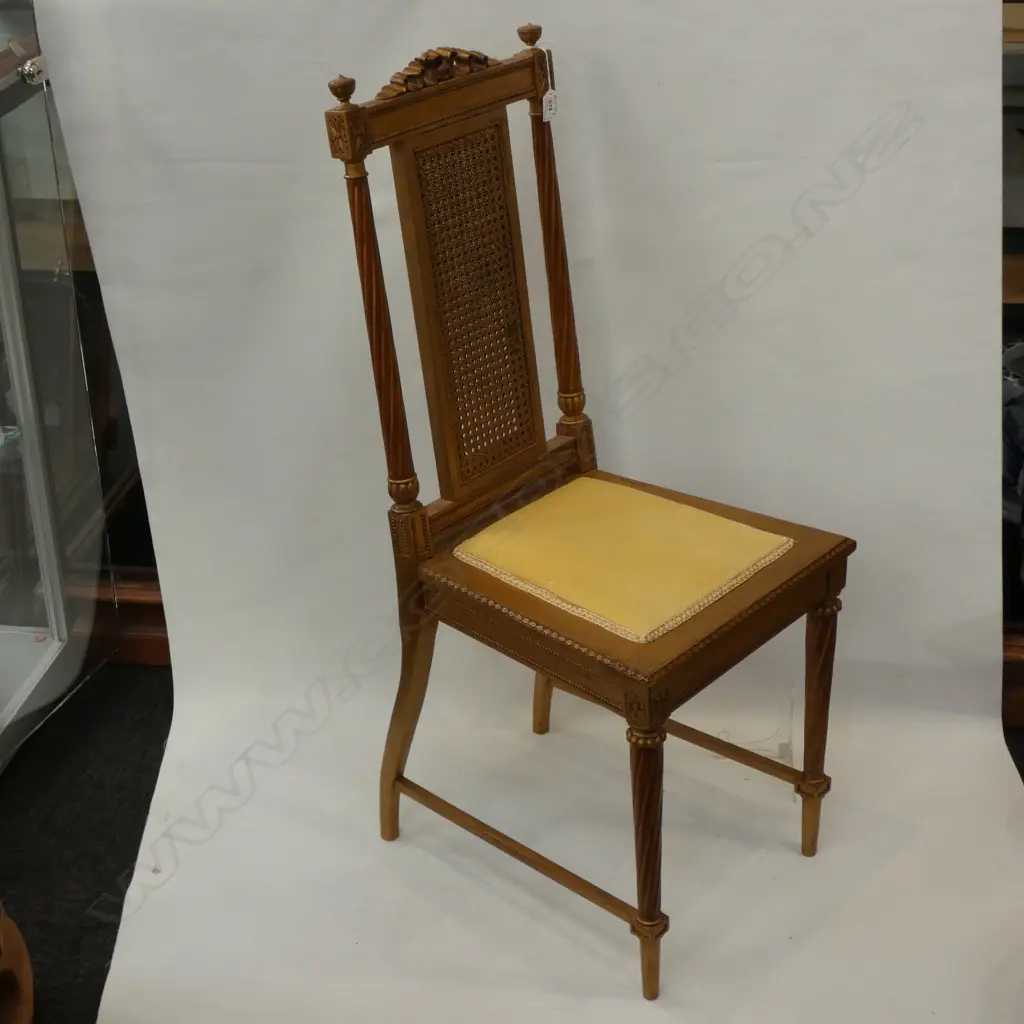 CANE BACK SALON CHAIR Image 1++