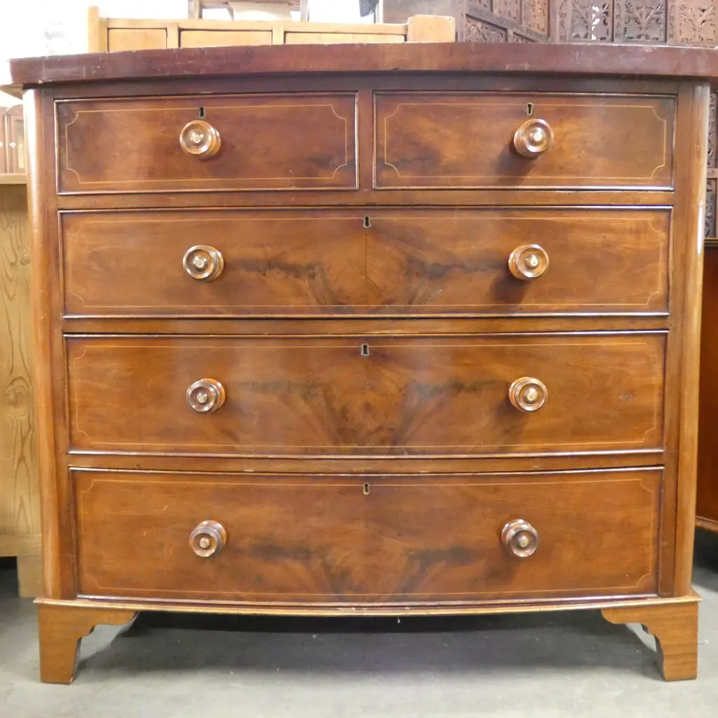 19thC MAHOGANY BOWFRONT CHEST OF FIVE DRAWERS Image 1++