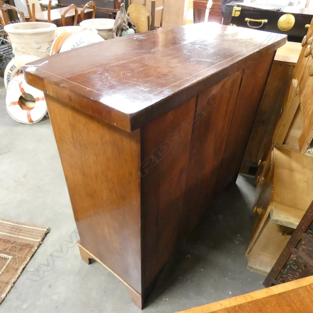 19thC MAHOGANY BOWFRONT CHEST OF FIVE DRAWERS Image 1++