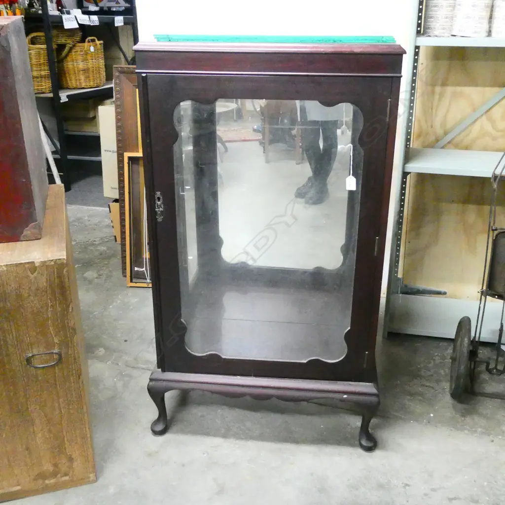 MAHOGANY CHINA CABINET,HANDLE BROKEN H 1170 MM Image 1++