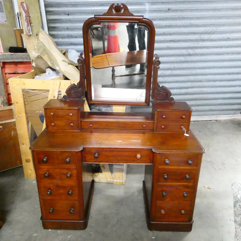 VICTORIAN MAHOGANY DRESSING TABLE Image 1++