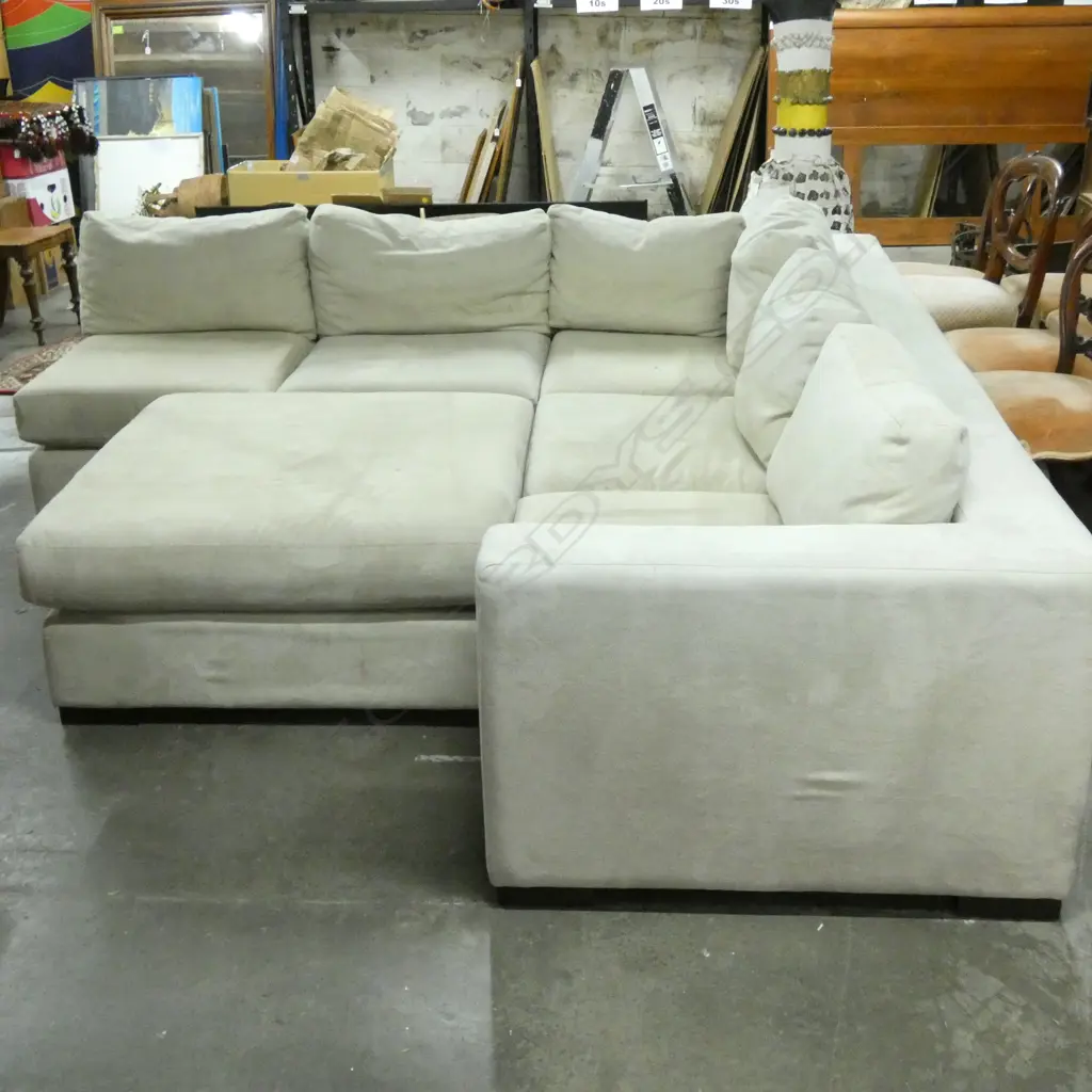DESIGNERS COLLECTION SECTIONAL SOFA Image 1++