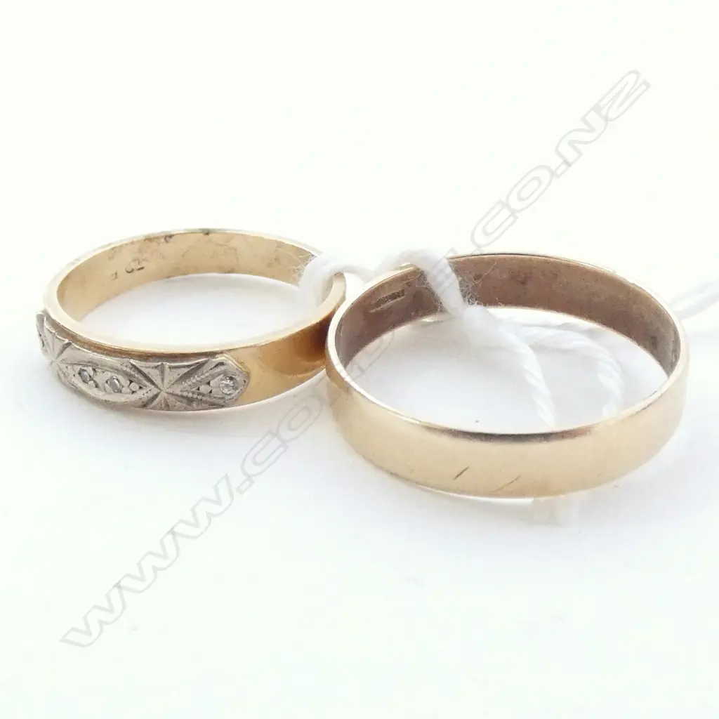 9CT GOLD ETERNITY RING + WEDDER 3.8 GRAMS Image 1++