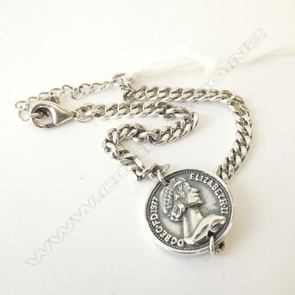 SILVER FLAT CURB BRACELET WITH COIN CHARM 9gms Image 1++