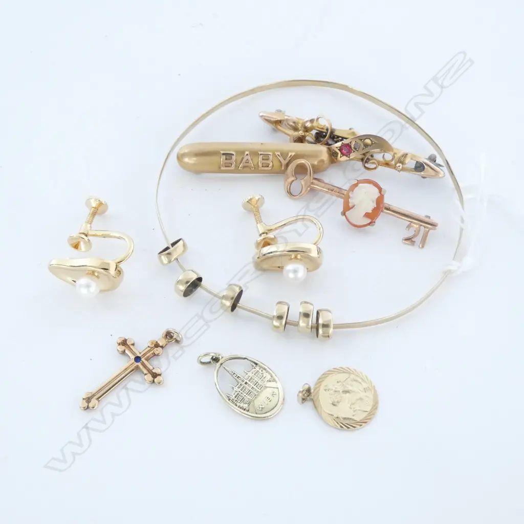 ASST. GOLD TONE, ROLLED, 9CT GOLD PCES 16 GRAMS Image 1++