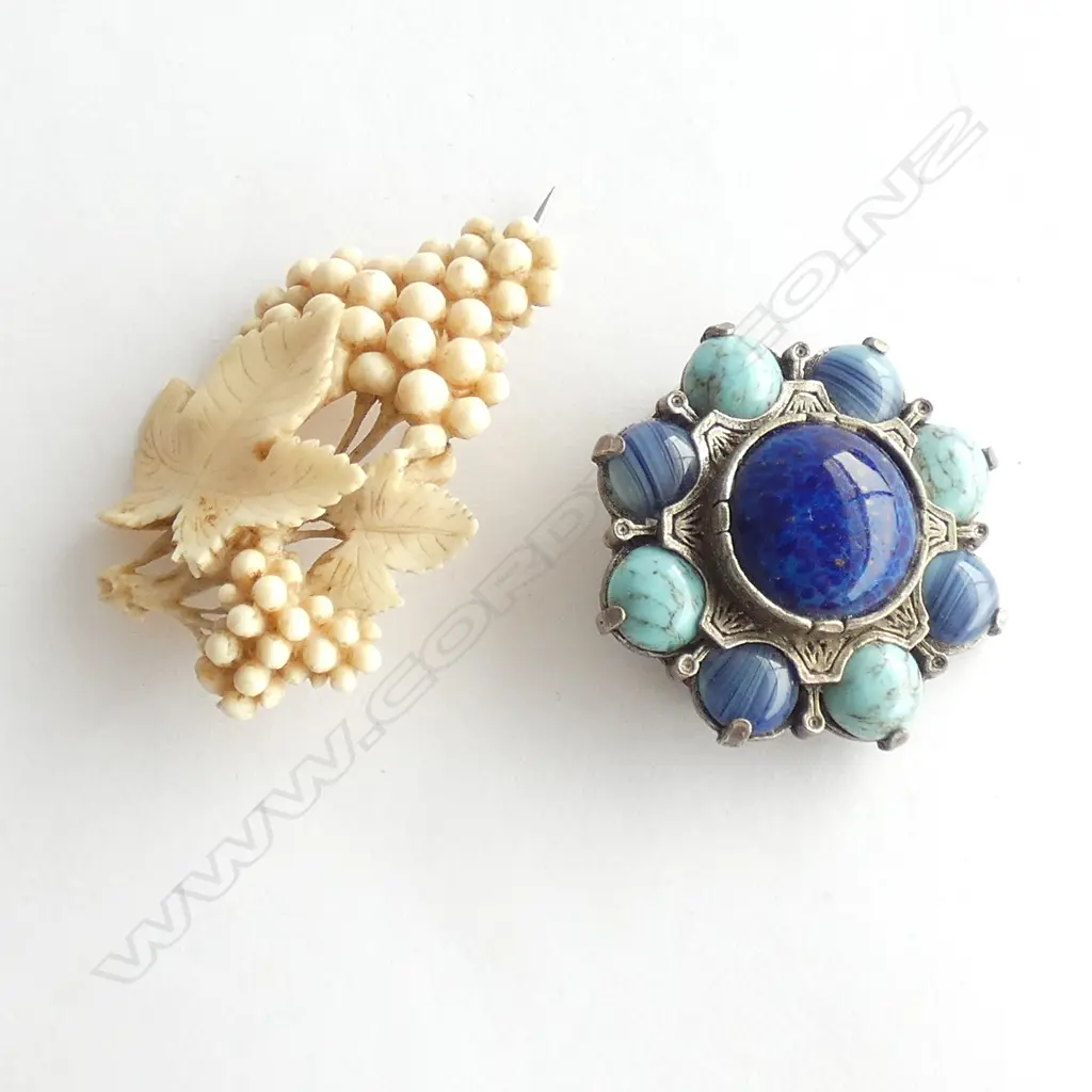 c1900 IVORY CARVED GRAPE BUNCH BROOCH + OTHER Image 1++