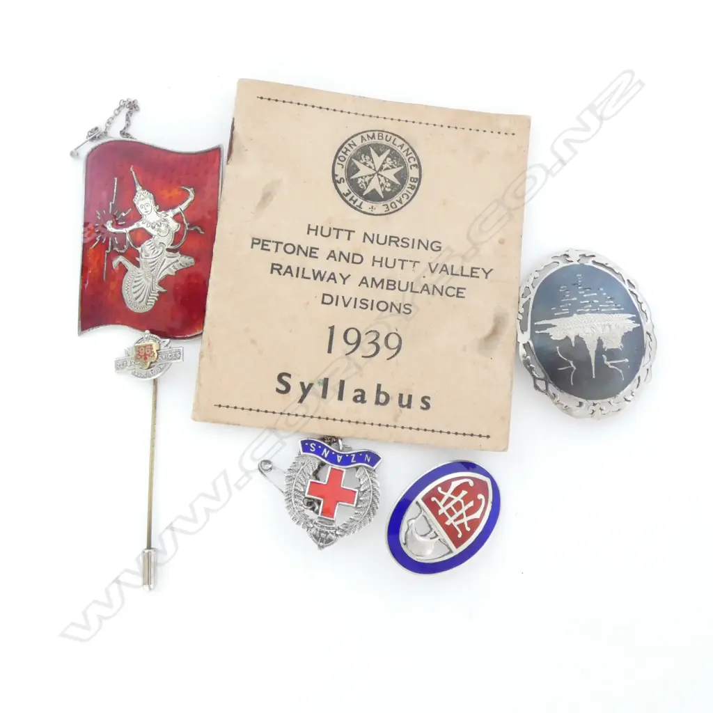 4 STG SILVER BROOCHES + PIN & BOOKLET Image 1++