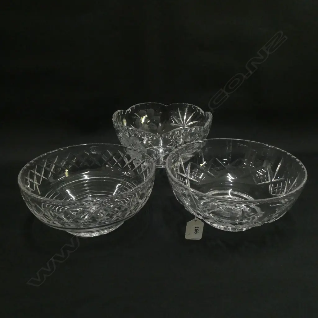 3 CRYSTAL BOWLS  Image 1++