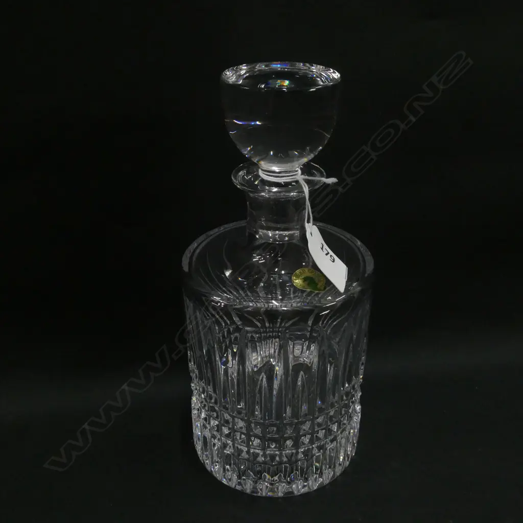 WATERFORD LISMORE DECANTER ROUND H.225MM. BOXED Image 1++