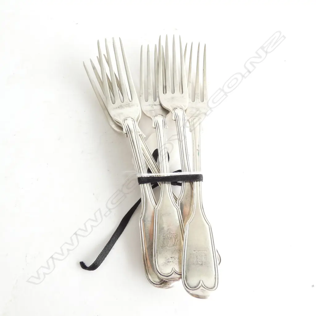 6 VICT SILVER TABLE FORKS C1840 300GMS FIDDLE & THREAD Image 1++