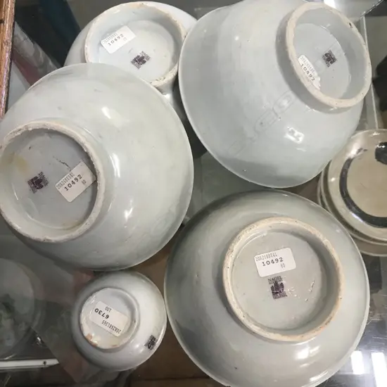 4 TEK SING SALVAGE CHINESE PORCELAIN BOWLS & SMALL SAUCE DISH,  PALE CELADON GLAZE