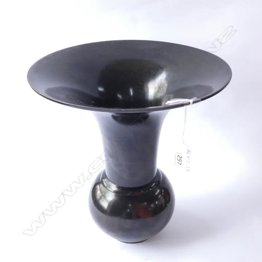 DARK-FINISHED BRONZE TEMPLE VASE - H.260MM DIA. 240MM Image 1++