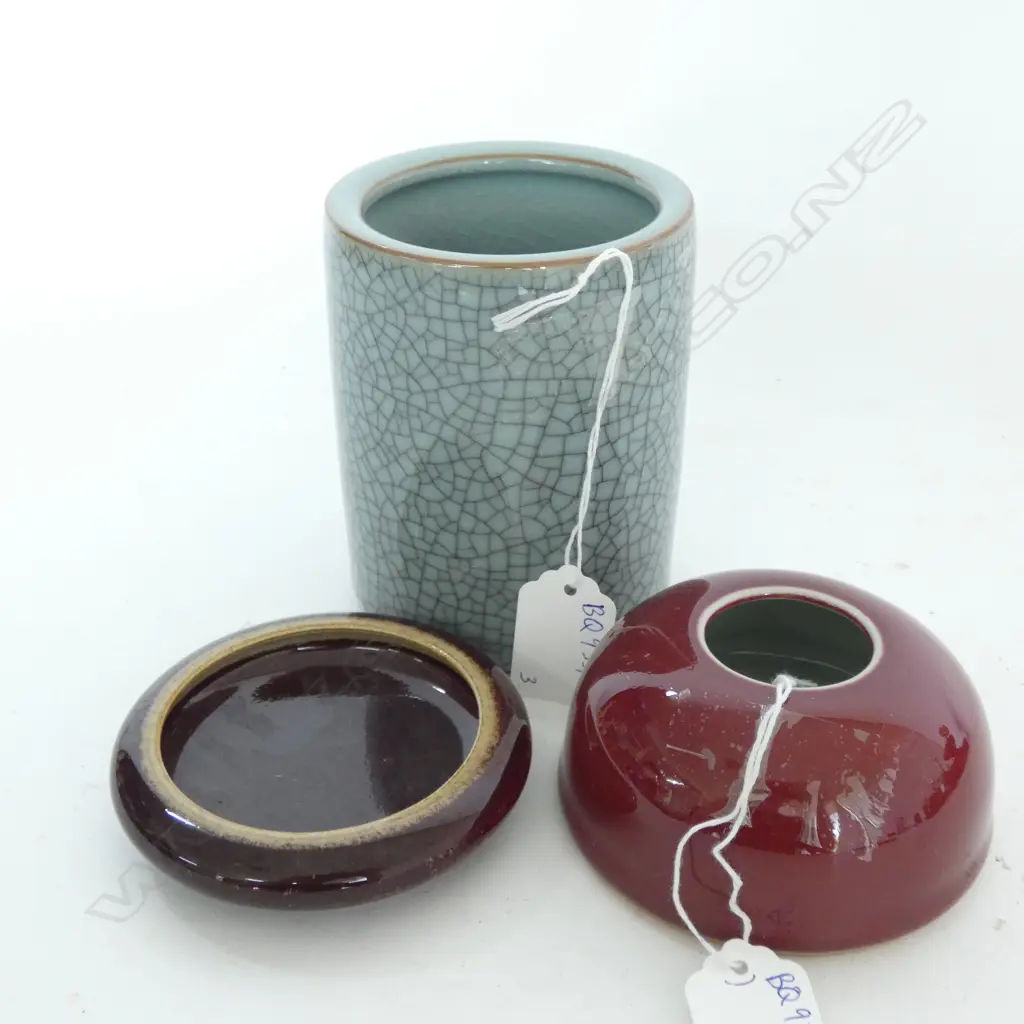 CHINESE OX BLOOD WATER POT & WASHER + CRACKLED BRUSHPOT H. 115MM Image 1++