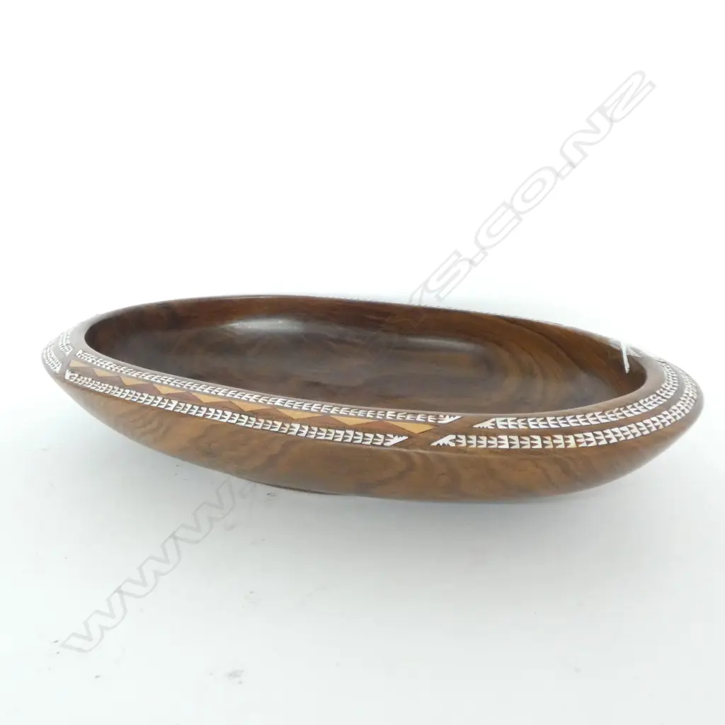 SOLOMON IS HARDWOOD BOWL INLAID WITH MOTHER OF PEARL RIM 425 X 250MM Image 1++
