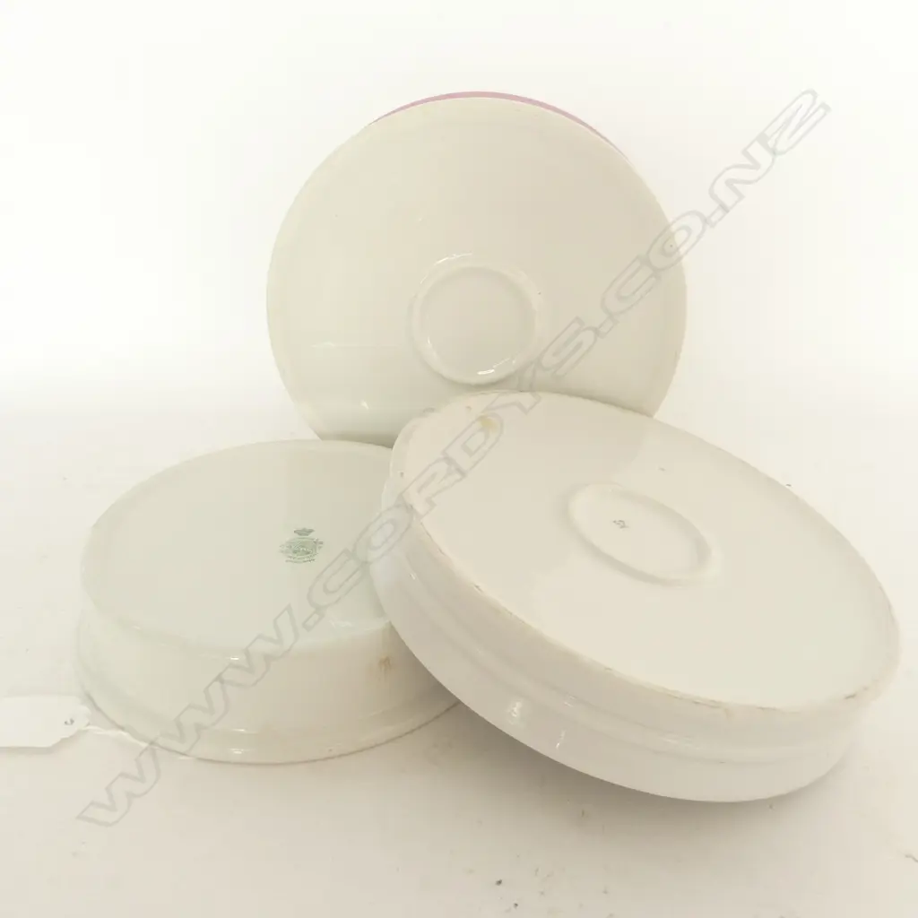 3 BABY'S PLATES - GRIMWADES 'DOLLY'S DOCTOR' 8MM CHIP TO RIM & 2 UNMARKED - FEEDING BUNNYS & DOING THE WASHING Image 1++