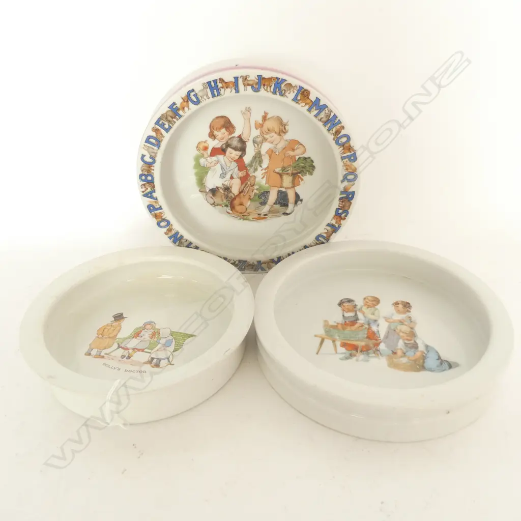 3 BABY'S PLATES - GRIMWADES 'DOLLY'S DOCTOR' 8MM CHIP TO RIM & 2 UNMARKED - FEEDING BUNNYS & DOING THE WASHING Image 1++