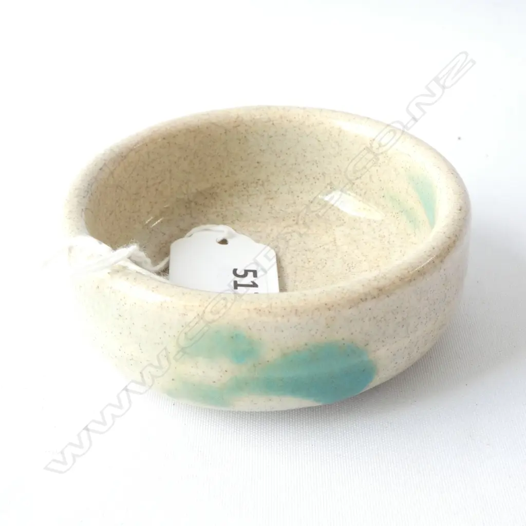 OLIVE JONES PIN DISH INCISED TO BASE Dia.86mm Image 1++