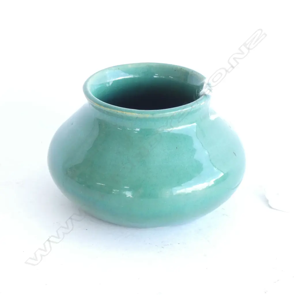 OLIVE JONES VASE INCISED TO BASE H.60mm X 95mm Image 1++