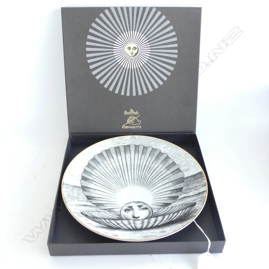 FORNASETTI PLATE IN BOX - SHELL  FACE Image 1++