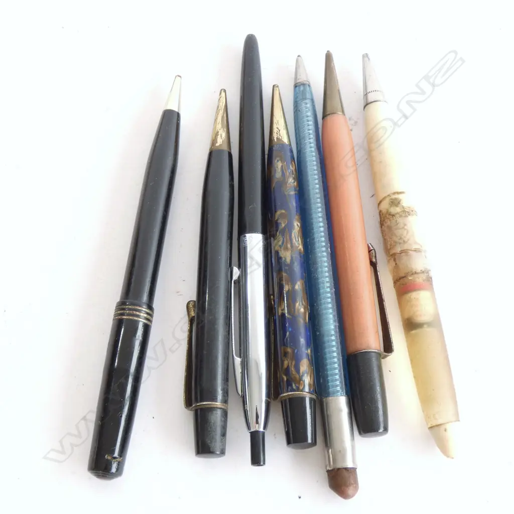 BAG SEVEN OLD ASSORTED  PROPELLING PENCILS  Image 1++