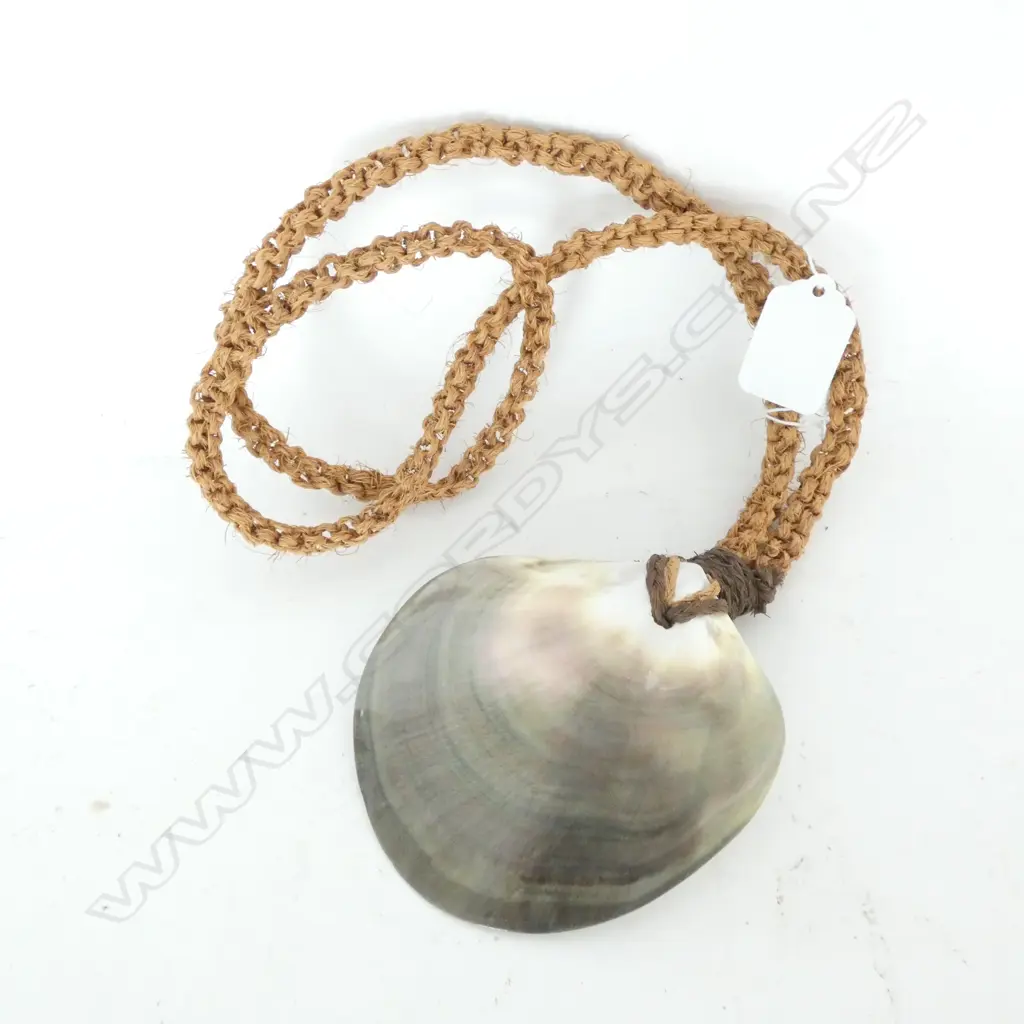FIJIAN PEARL SHELL PENDANT WITH HANDWORKED FIBRE ROPE Image 1++