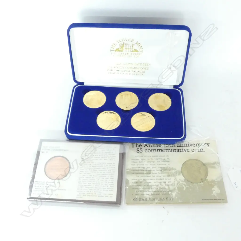 CASED SET 'ROYAL PALACES' MEDALLIONS; 3 NZ STEAM LOCO MEDALLIONS & ANZAC $5 COMMEM COIN Image 1++