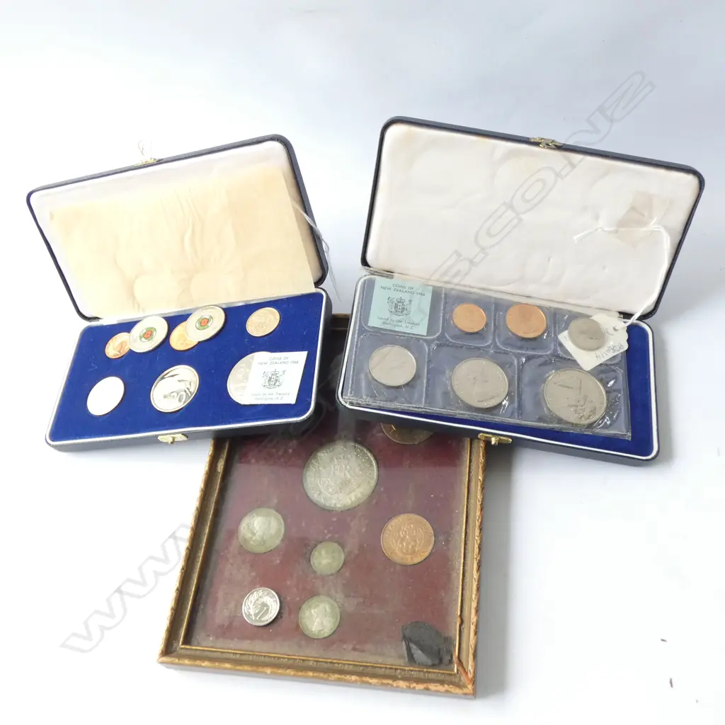 FRAMED SET NZ PRE-DECIMAL & 2 CASED SETS DECIMAL COINS  Image 1++