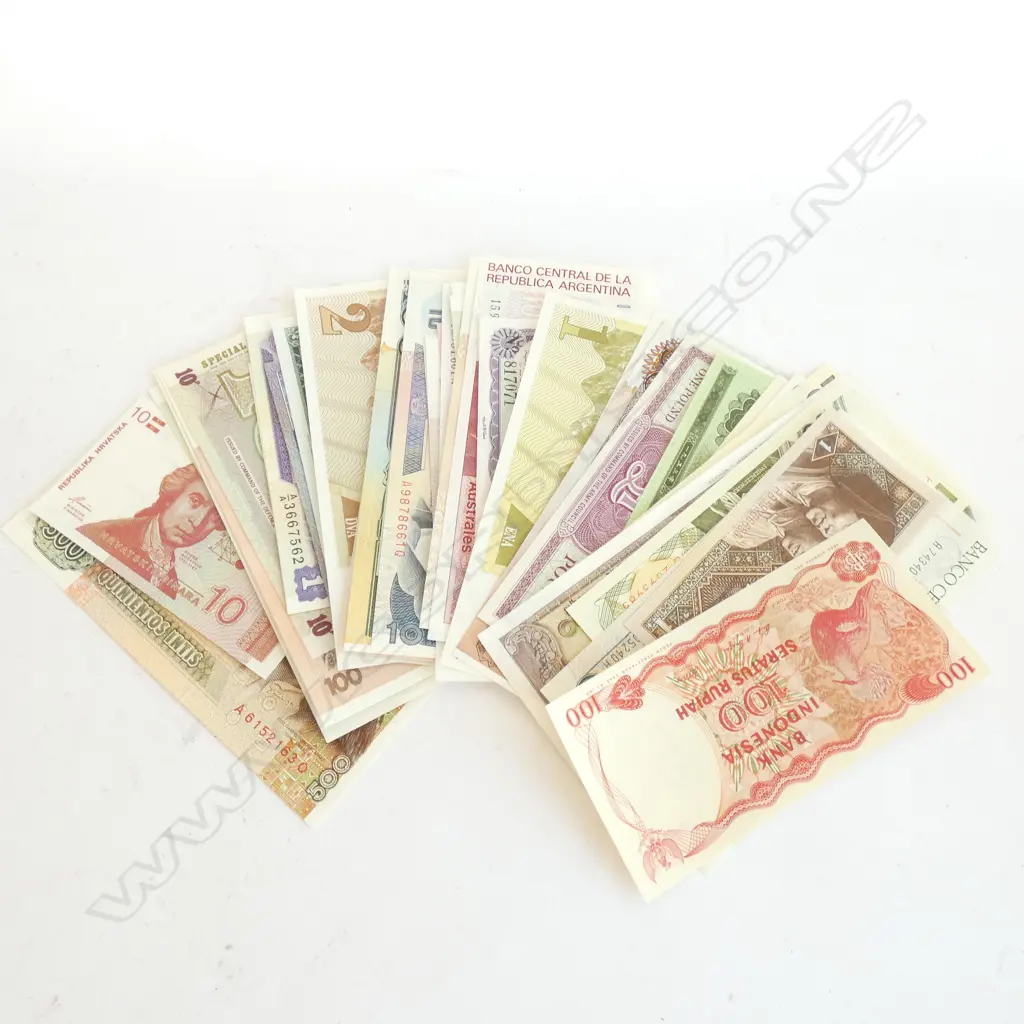 WORLD BANKNOTES, ALL BRAND NEW  - 1940s -1990s, INCLUDES BRITISH ARMED FORCES NOTES - ABT 45 NOTES Image 1++