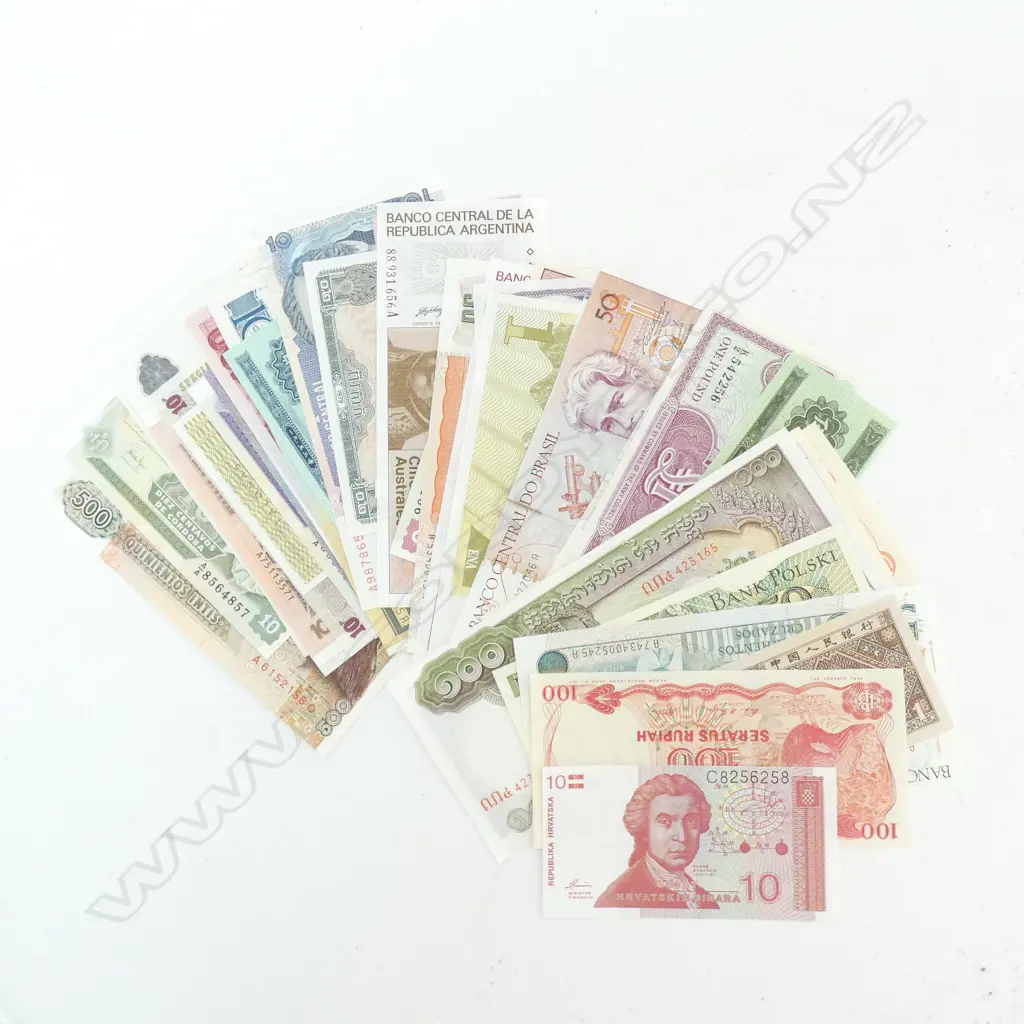WORLD BANKNOTES, ALL BRAND NEW  - 1940s -1990s, INCLUDES BRITISH ARMED FORCES NOTES - ABT 45 NOTES Image 1++