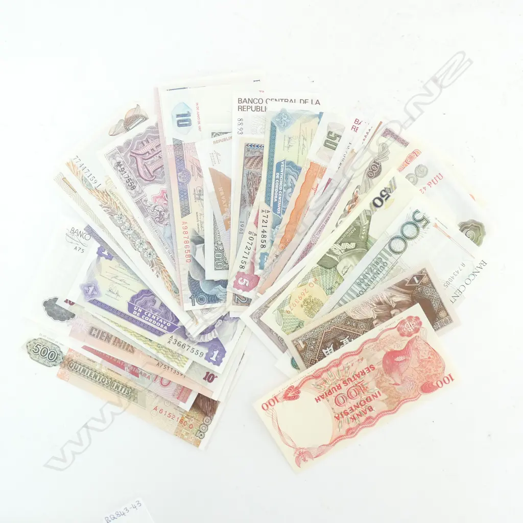 WORLD BANKNOTES, ALL BRAND NEW  - 1940s -1990s, INCLUDES BRITISH ARMED FORCES NOTES - ABT 45 NOTES Image 1++