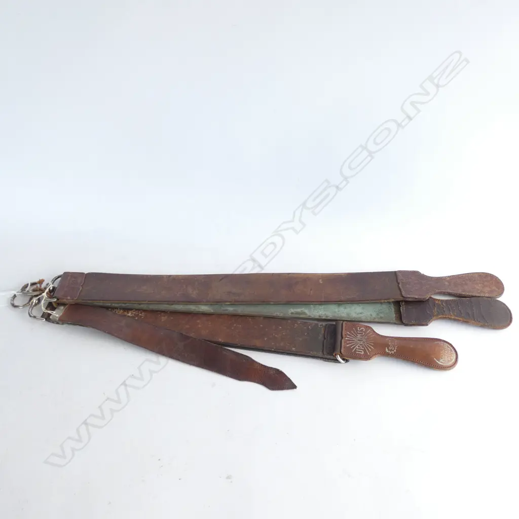 TWO BARBERS RAZOR STROPS & SM VALET SAFETY RAZOR STROP Image 1++