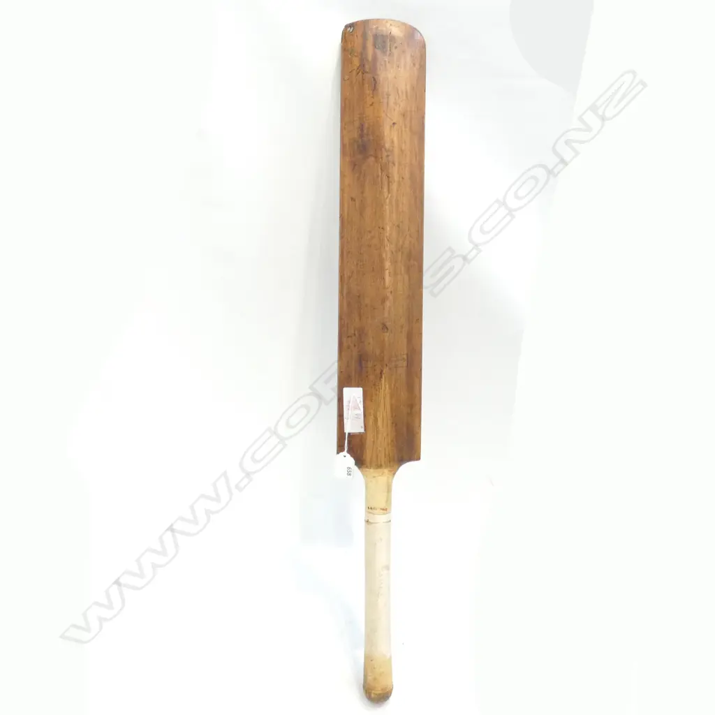 VINTAGE CRICKET BAT BRANDED WALTER HAMMOND Image 1++