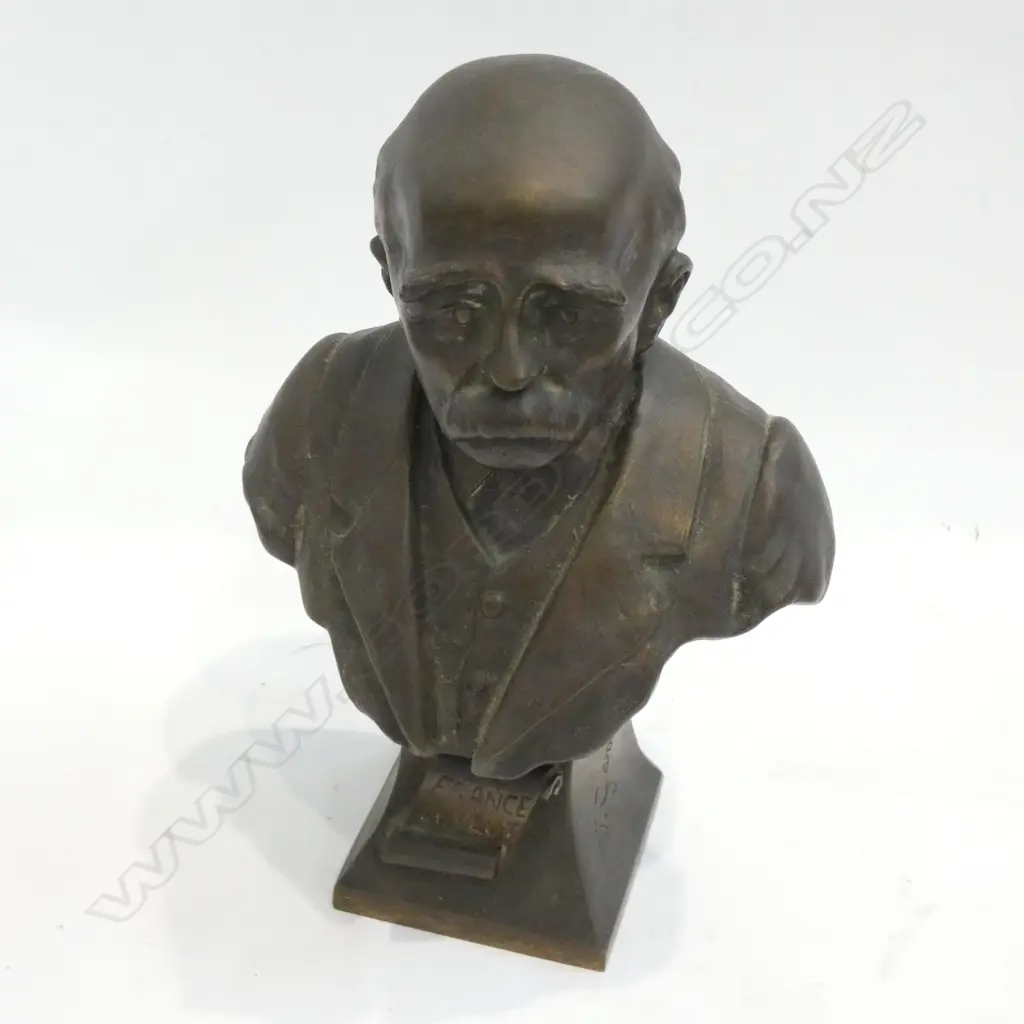 J. GARNIER BRONZE BUST 'LA FRANCE LEVEUT' H. 200MM  Image 1++