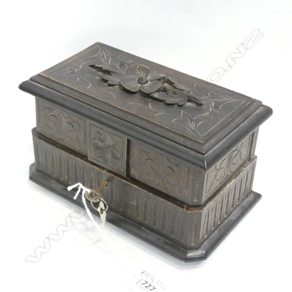 CARVED WOODEN JEWELLERY BOX L. 200MM Image 1++