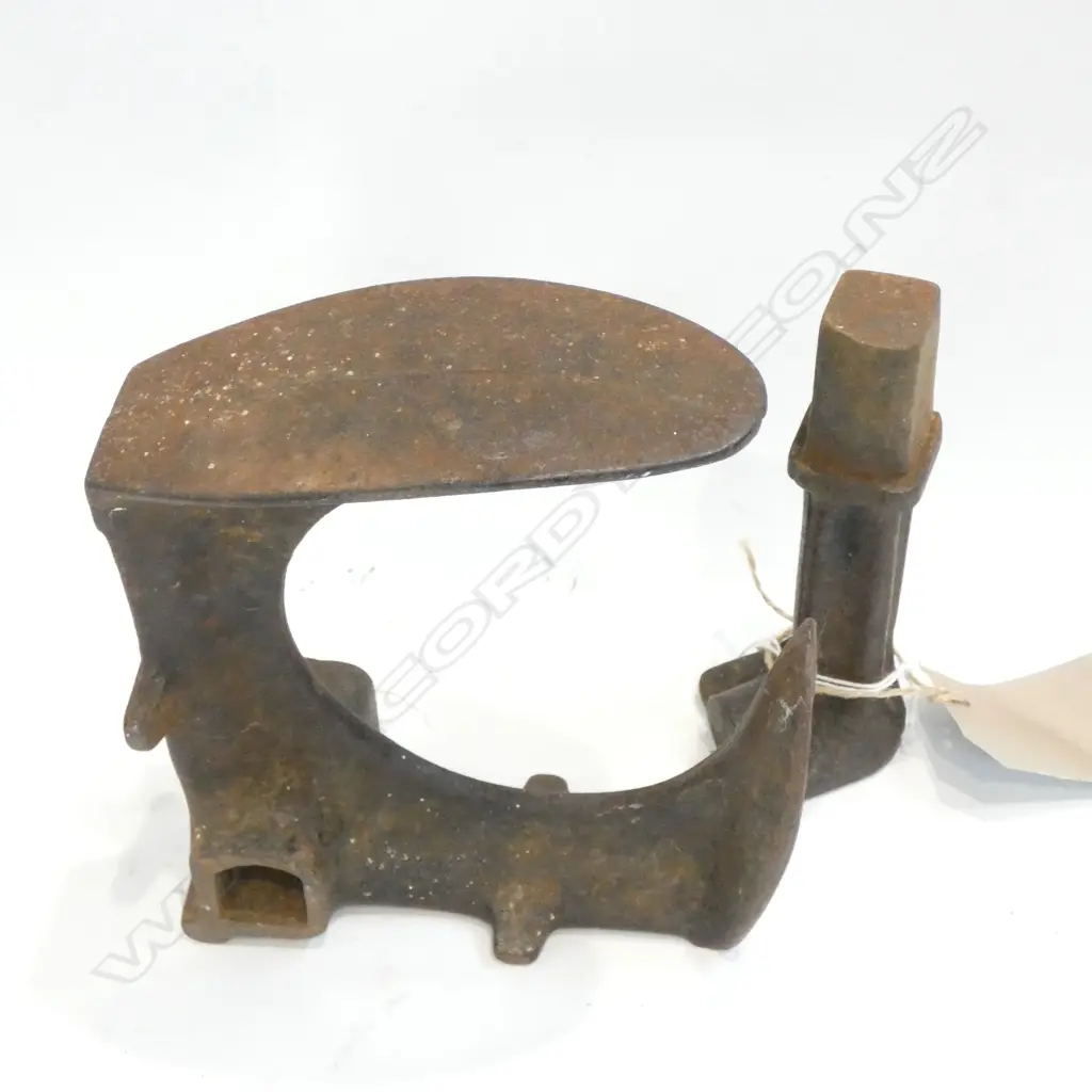 OLD IRON SHOE LAST +DOOR STOP Image 1++