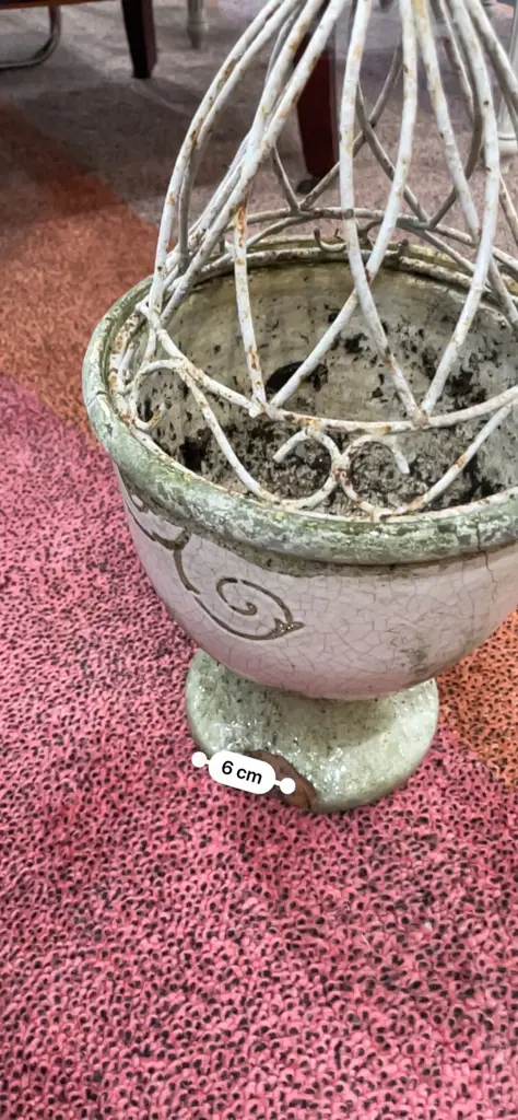VINTAGE WHITE GLAZE TERRACOTTA PLANT POT  Image 1++