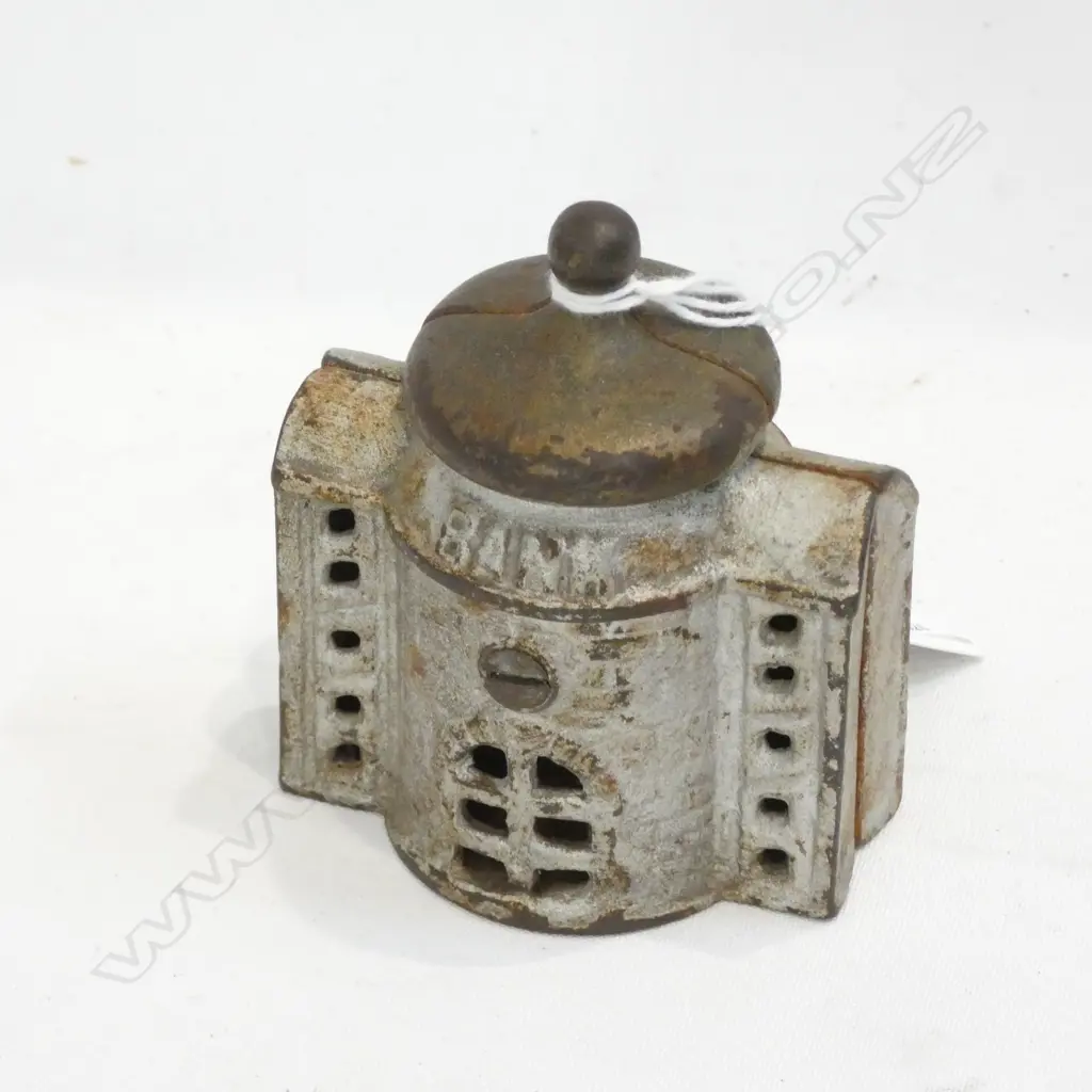 VICTORIAN DIE CAST MONEY BANK H. 80MM Image 1++