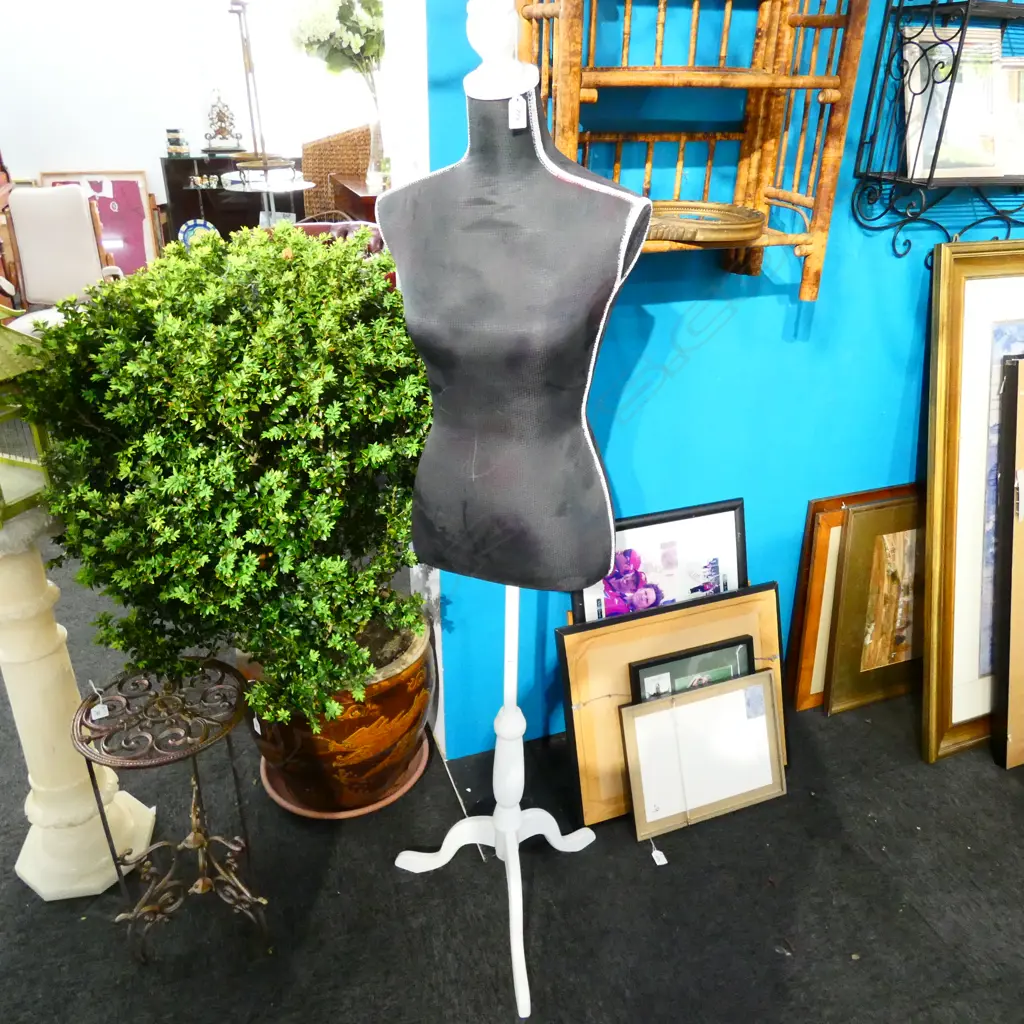 MODERN TAILORS DUMMY ON STAND H. 1600MM Image 1++