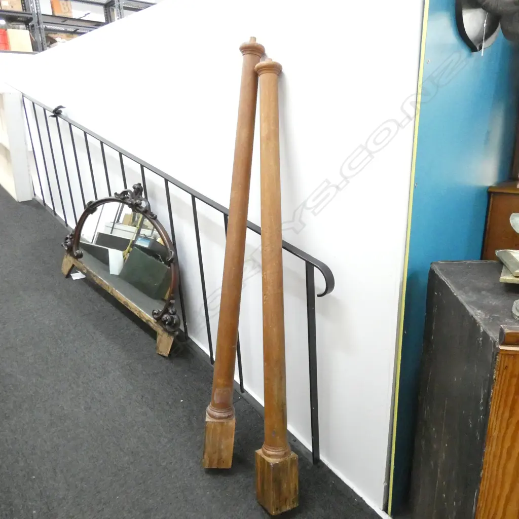 PR RIMU TAPERED TURNED POSTS H. 1580MM Image 1++