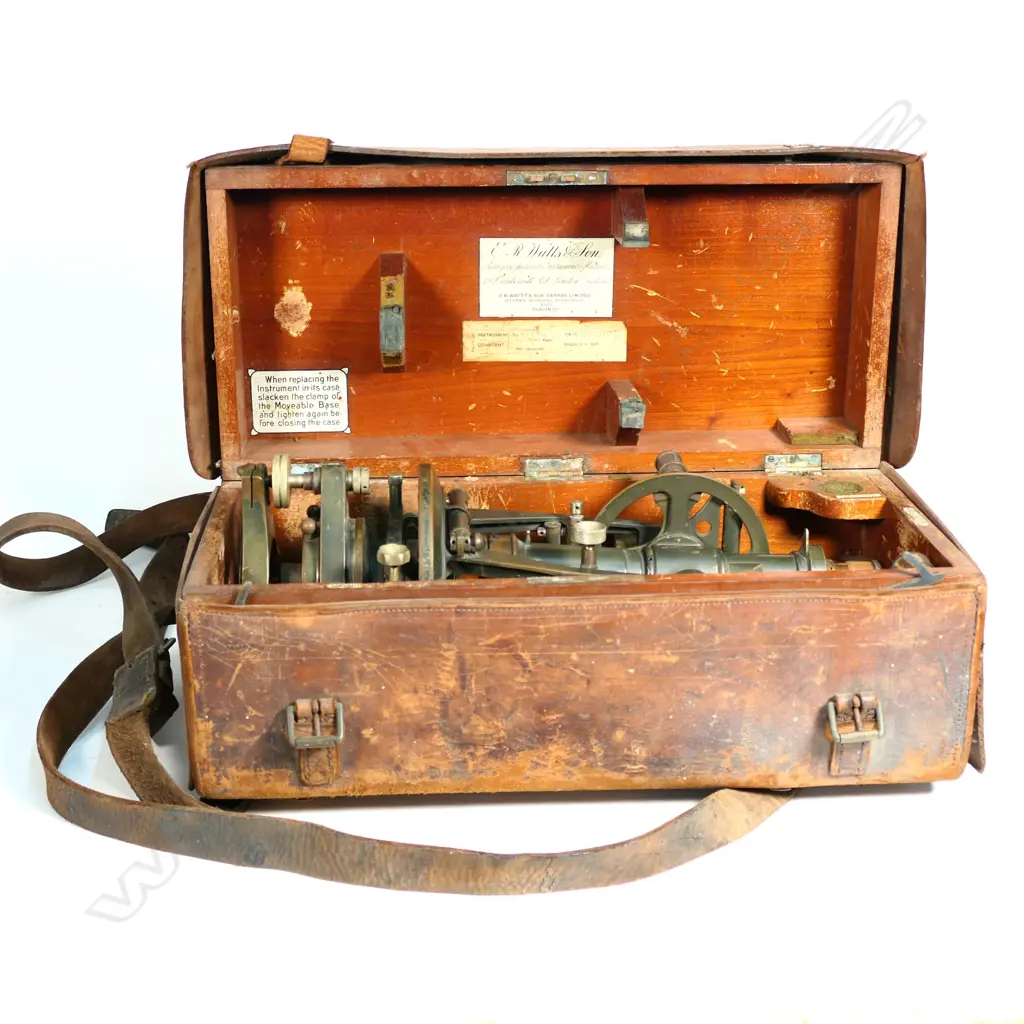 EARLY 20thC THEODOLITE BY E.R. WATTS & SONS, CANADA Image 1++