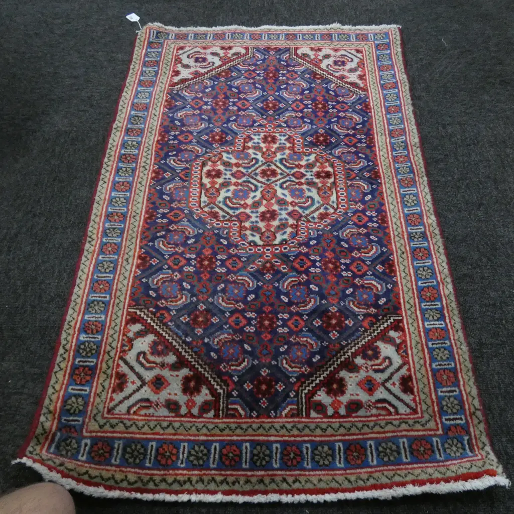 (59g) PERSIAN H/KNOTTED ARDABIL RUG 1020 x 620 mm Image 1++