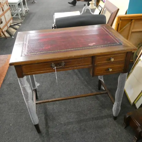 SMALL PROPORTION MAHOGANY DESK 800 x 500 x 770mm