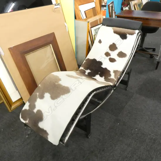 LE CORBUSIER COWHIDE CHAISE LOUNGE L. 1650 W. 550MM
