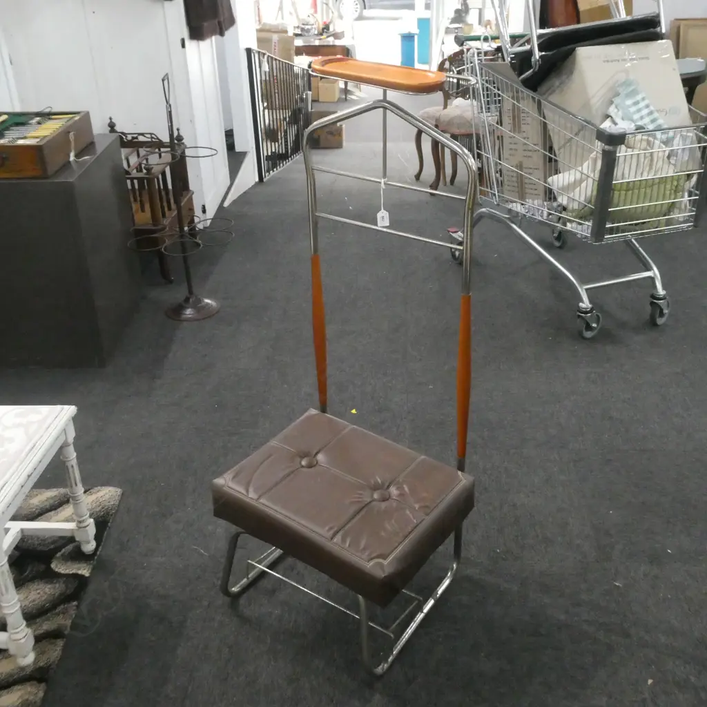 RETRO VALET CHAIR H. 1240MM Image 1++